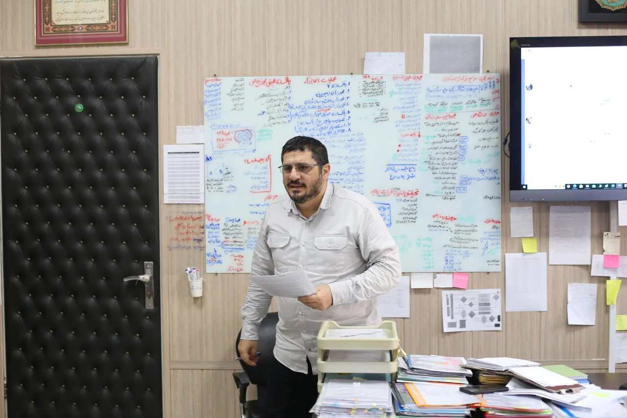 ایلان ماسک در ایران ورشکست می شود! | برخی برای صدور مجوز کسب و کار دوست دارند مردم التماس کنند سید امیر سیاح