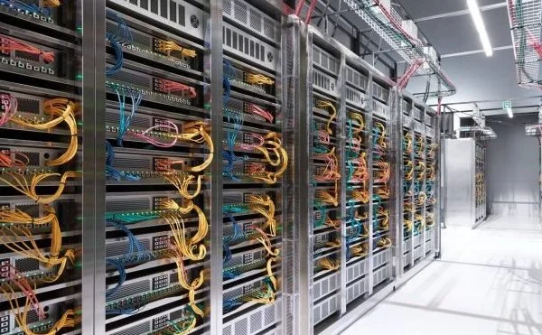 فیبر نوری؛ کلید توسعه دیجیتال ایران یا پروژهای در خواب طولانی؟ فیبر نوری؛ کلید توسعه دیجیتال ایران یا پروژهای در خواب طولانی؟