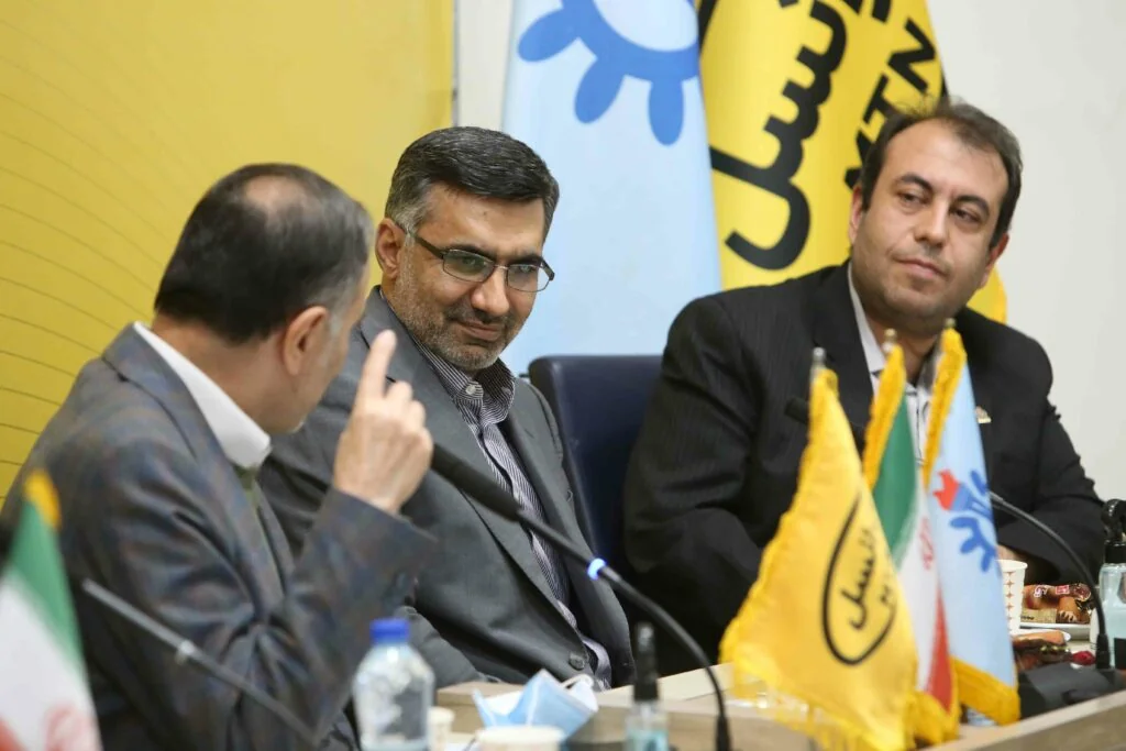 امضای تفاهم نامه با دانشگاه علم و صنعت | ایرانسل