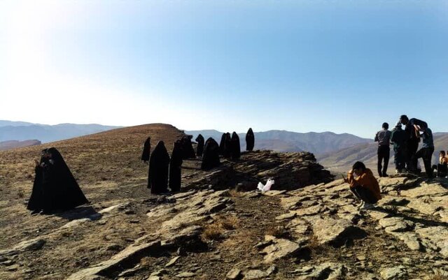 عضو شورای روستا: دانش‌آموزان آبگرم برای استفاده از اینترنت باید به ارتفاعات بروند