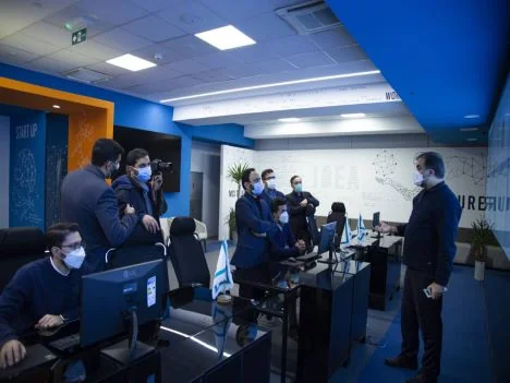 مدیرعامل همراه اول با یک ترکیب جوان، فعال، نخبه و پویا در حوزه پلتفرمهای دیجیتال تحولآفرین بوده است