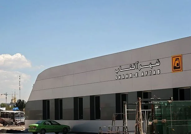 شاه می بخشد و محسن خان نمی بخشد/ دفاع رئیس شورای شهر از برگزاری الکامپ در تهران