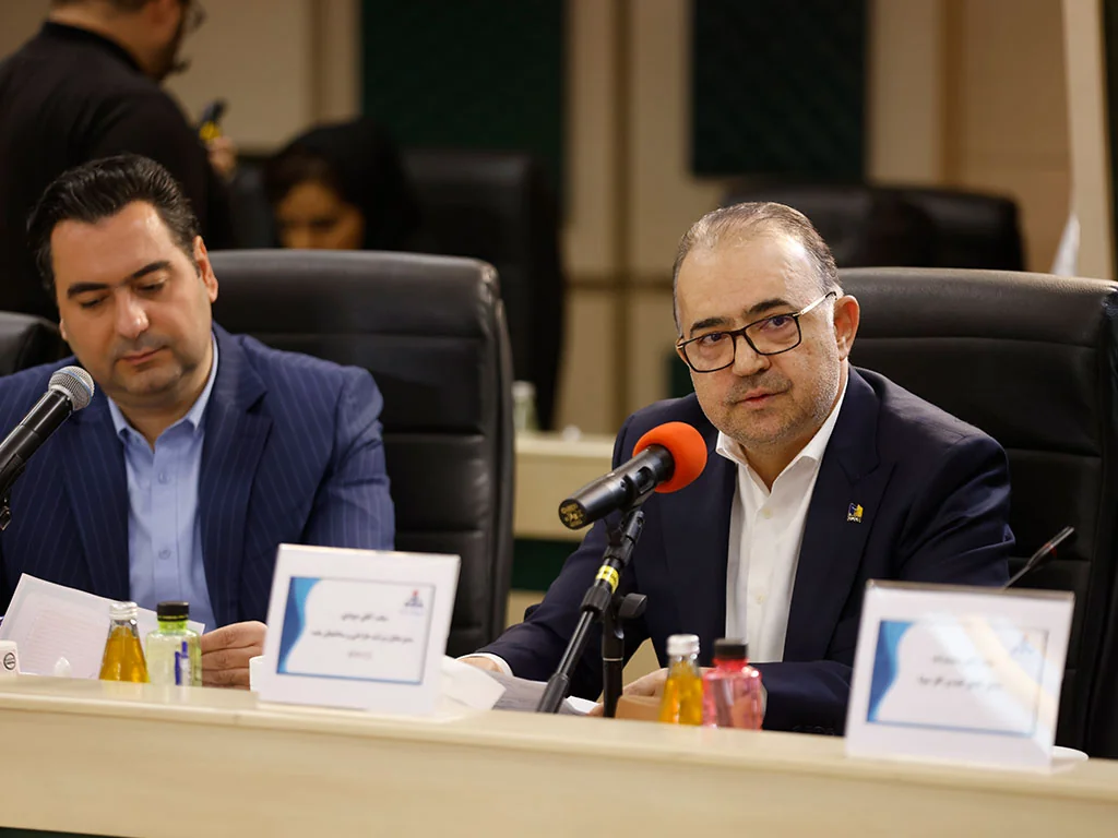 همکاری ایرانسل و سه شرکت نفتی در زمینه مدیریت هوشمند زنجیره تأمین فرآوردههای نفتی