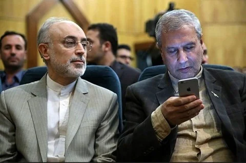 چه گوشی‌هایی در دست سیاستمداران ایرانی است؟+عکس