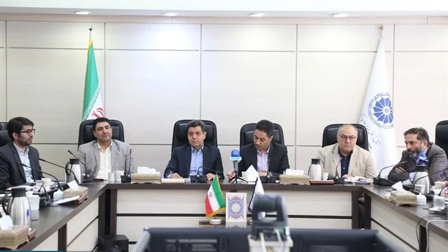 فعالان اقتصادی در نشست دبیرخانه شورای گفت‌وگو، تاکید کردند: اینترنت، زیرساخت توسعه است و قطعی آن و فیلتر شدن پلتفرم‌های خارجی، سرمایه‌‌گذاری‌ها را کاهش داده و مانع از ورود صنایع مختلف در مسیر هوشمندسازی می‌شود.