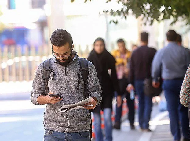 آیا اعتیاد به اینترنت ریشه در کودکی دارد؟