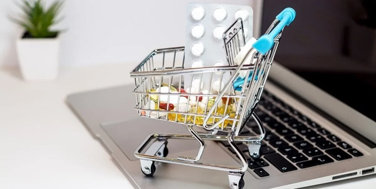 جنجال جدید بر سر فروش اینترنتی دارو  انجمن داروسازان: با سکو‌های اینترنتی دارو همکاری نکنید